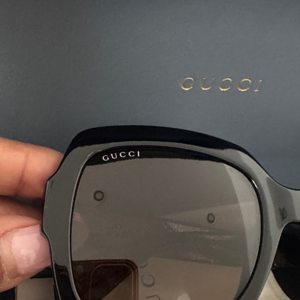 New Gucci Oversized Black Sunglasses Style GG0036SN - Picture 8 of 8